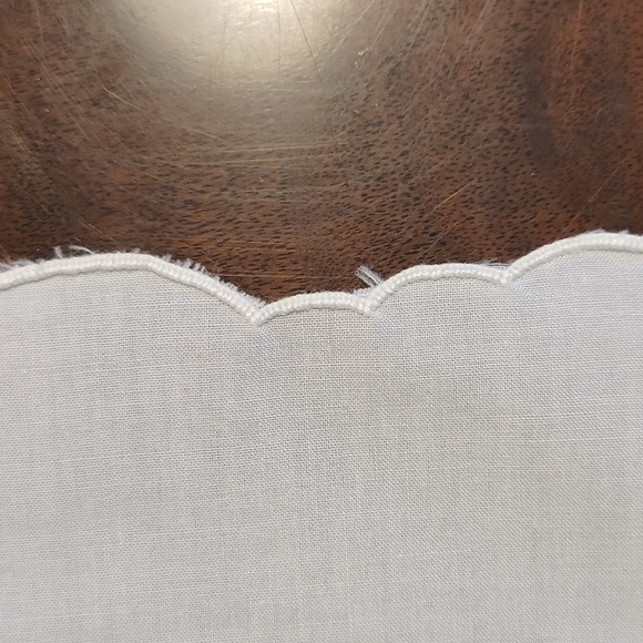 Set of 5 napkins- hand embroidered flowers 5477 - Picture 5 of 5